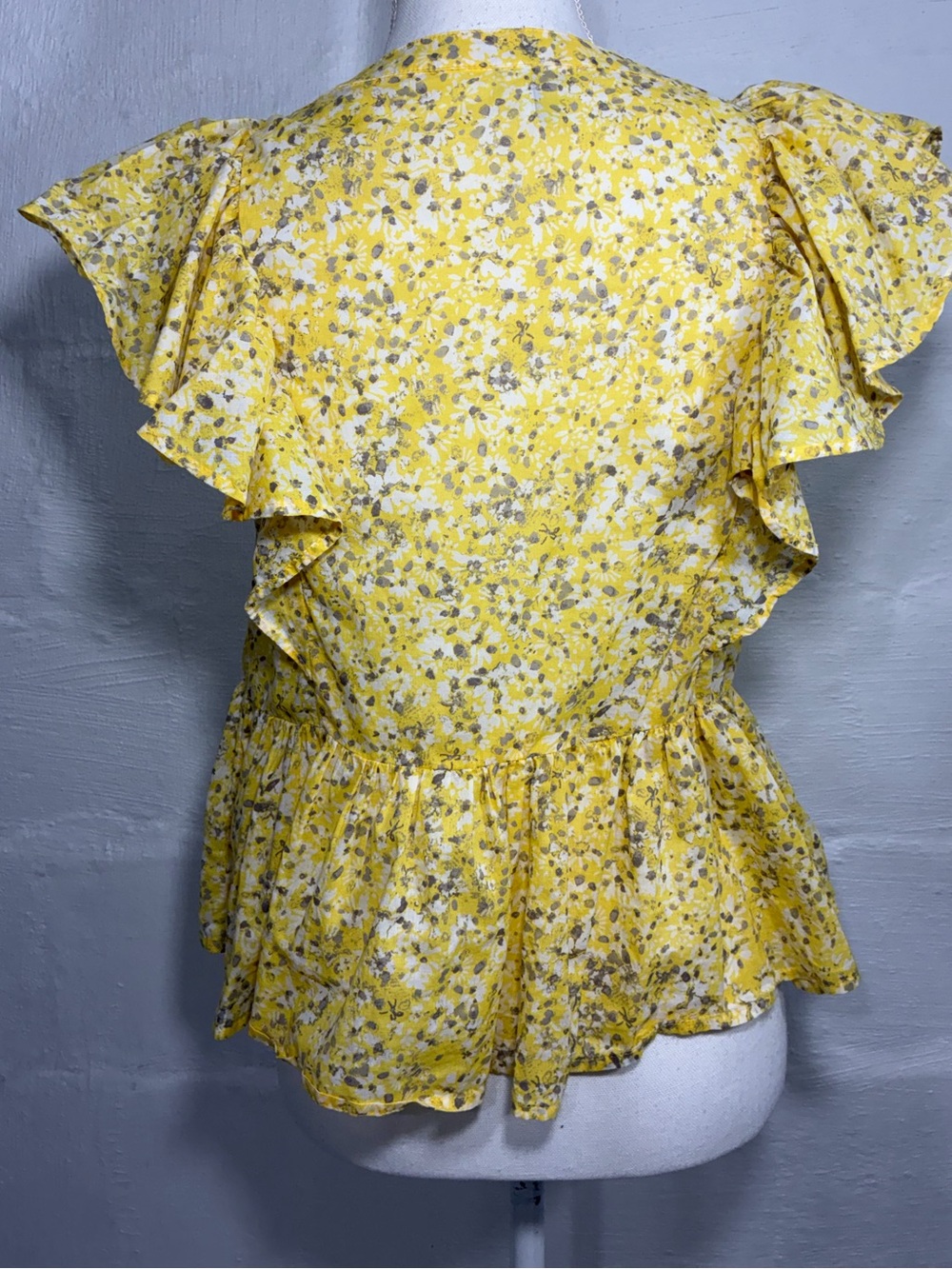 DIVIDED H&M FLORAL RUFFLE TOP - Picture 11 of 15
